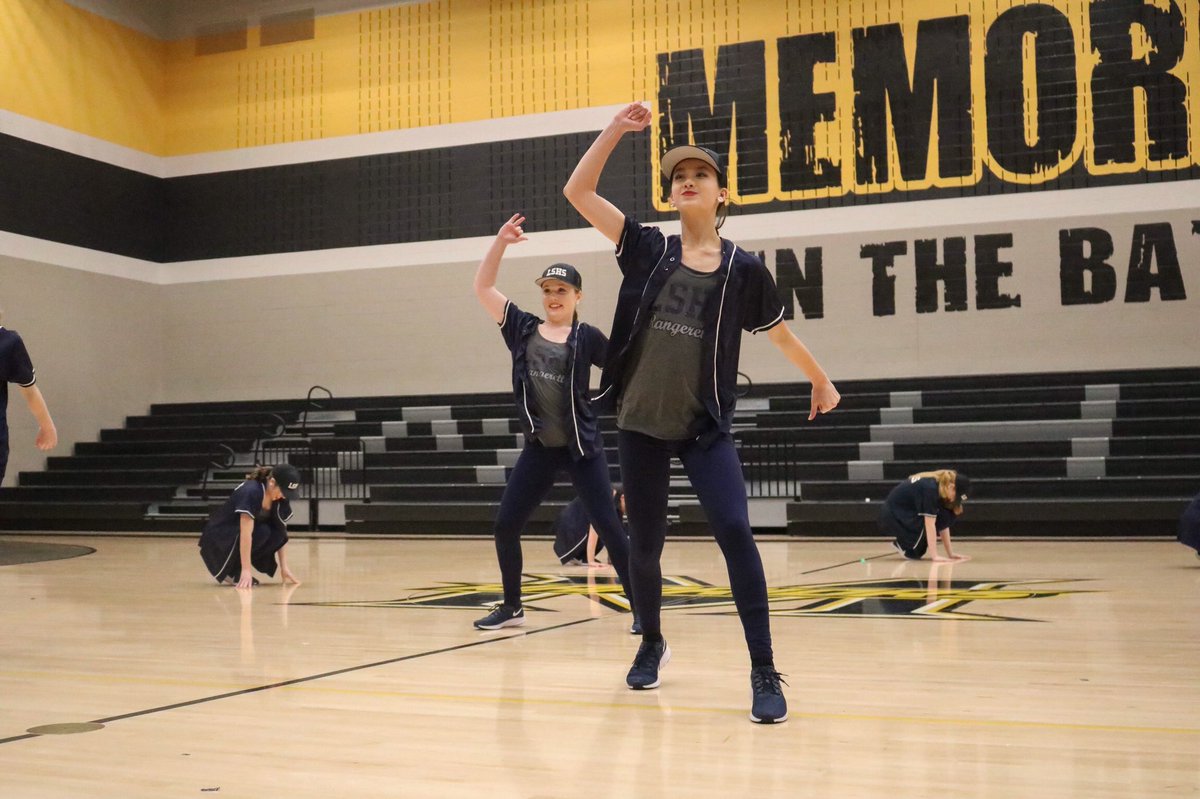 LSHSYearbook's tweet image. The @LSHSRangerettes did amazing last night at the @friscoisd Drill Team Showoffs! 💙🌟#RSR #RANGERETTES
@nat_cainn @jadenajohnson @EricaYi17 @Kennedy_t23 @BarstoolLshs @lshs2022 @LSHSRangers @LSHSstudsec @LSHSFineArts @lshs_tolleson @2021lshs @2020Lshs 
📸: @fherreriaa