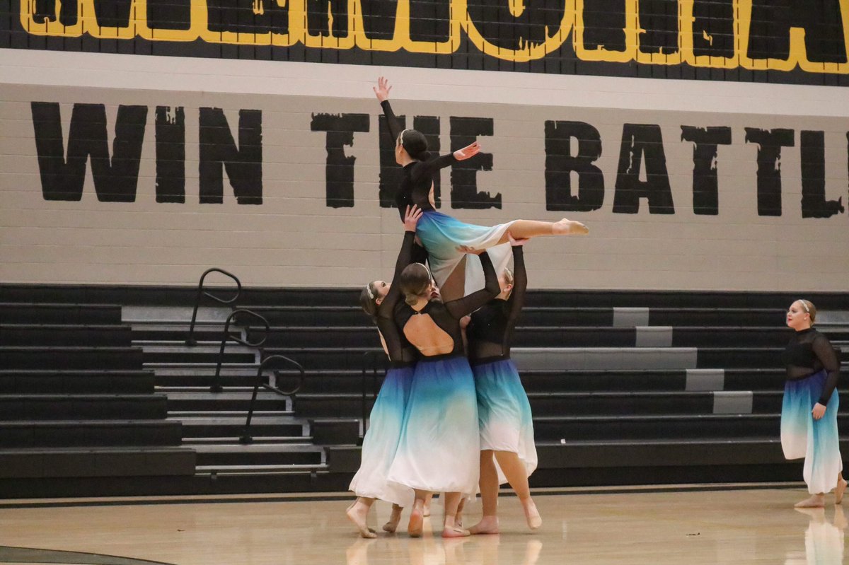 LSHSYearbook's tweet image. The @LSHSRangerettes did amazing last night at the @friscoisd Drill Team Showoffs! 💙🌟#RSR #RANGERETTES
@nat_cainn @jadenajohnson @EricaYi17 @Kennedy_t23 @BarstoolLshs @lshs2022 @LSHSRangers @LSHSstudsec @LSHSFineArts @lshs_tolleson @2021lshs @2020Lshs 
📸: @fherreriaa