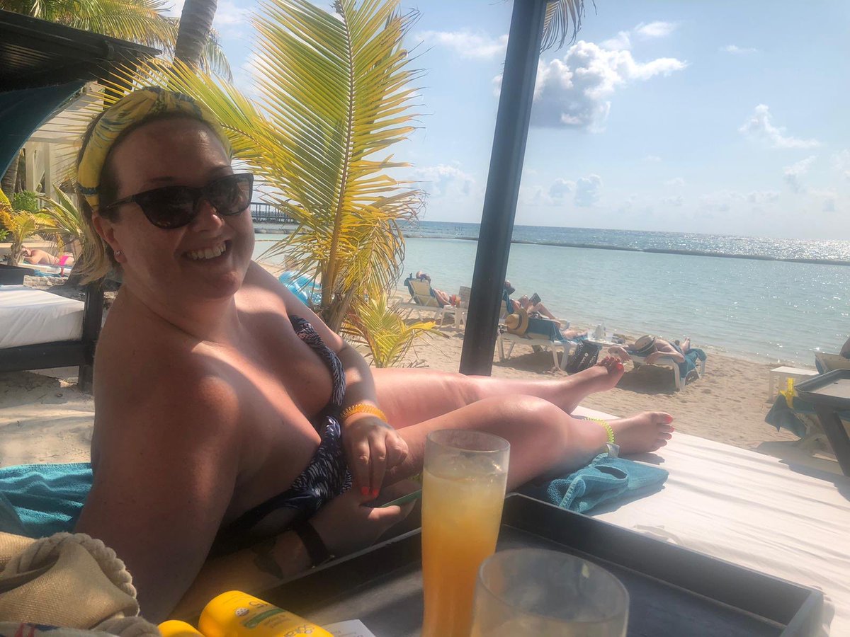 LesleyEm's tweet photo. #birthday #beachbutler #happy https://t.co/o1hLGH6XUz