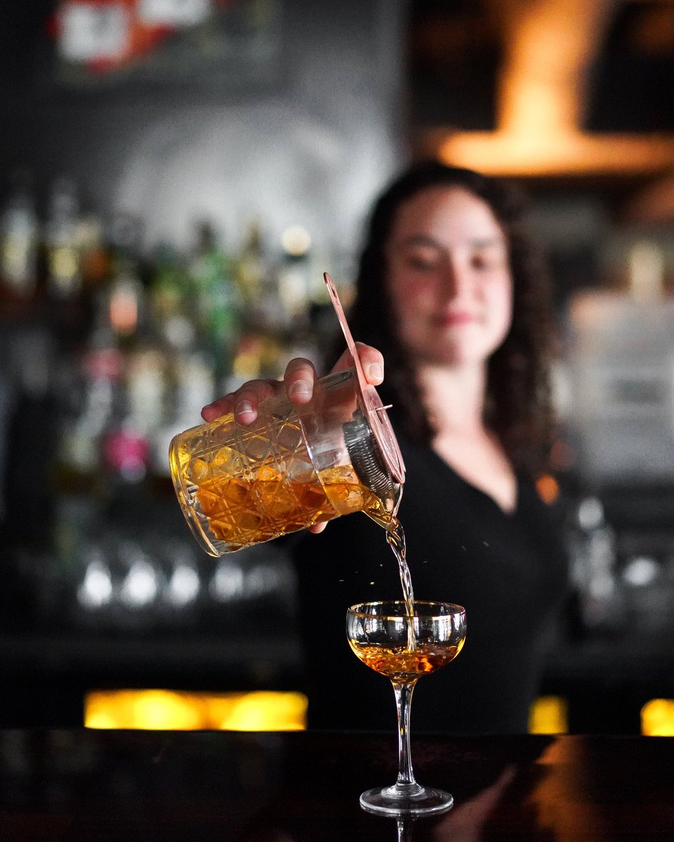 Wednesdays are for #whiskey cocktails. 🥃💦 #3Howls