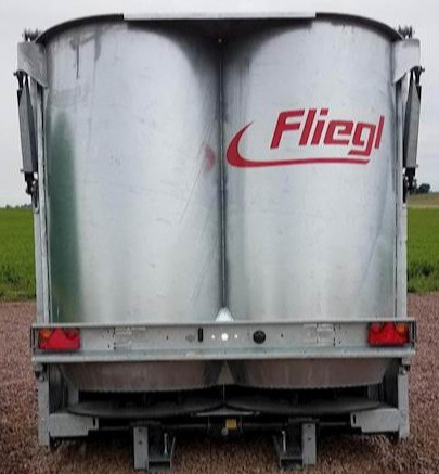 FlieglUS's tweet photo. Upcoming Show Alert:
US Customer Harvesters - Hot Springs AR  Jan 30-Feb 1
National Farm &amp; Machinery Show - Louisville KY Feb. 12-15
Wis. Custom Harvesters - Symposium Chula Vista Wis. Dells Feb 17-19
Ed Reichling &amp; Tim Nelson will be available to discuss the Fliegl Line! https://t.co/89KMltbt7H
