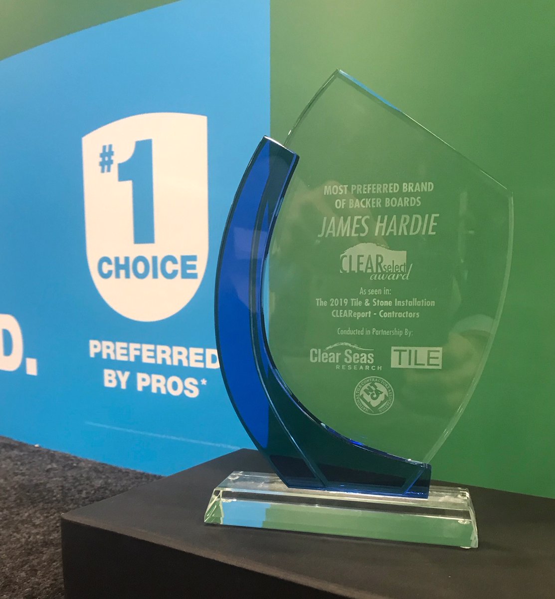 JamesHardie's tweet image. We&apos;re proud to receive the CLEARselect award! HardieBacker® Cement Board was chosen as the most preferred brand of backer board for floor and wall tile by installation contractors nationwide based on the 2019 Tile and Stone Installation Study. #tise2020 #jameshardie #hardiebacker