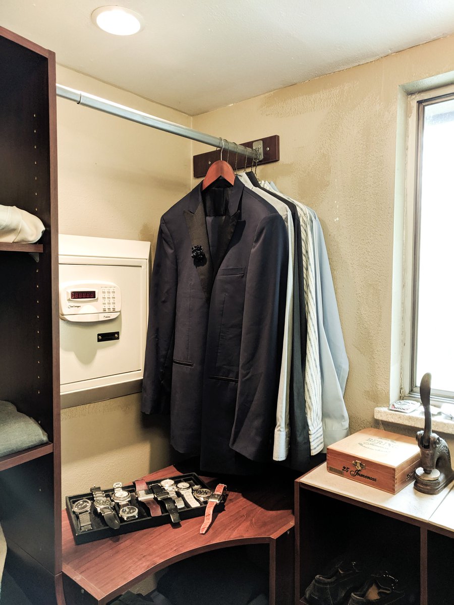 digitalsafes's tweet photo. We installed a Silver Wall Safe for a customer that had a few custom shelves added to his closet. #homeimprovement #closetsafe #wallsafe https://t.co/qKRvbwbV4c