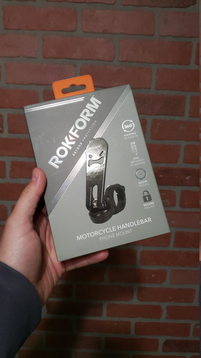 DDFMCrewChief's tweet image. I also have the vent mount for the car, but these are the three @rokform products I use the most. The motorcycle mount, popsocket adapter, and the swivel mount. In the shower lol. Grab some @rokform products! Use code DANDAN25 for the 25% discount! #LIVEROKFORM #beyondprotection