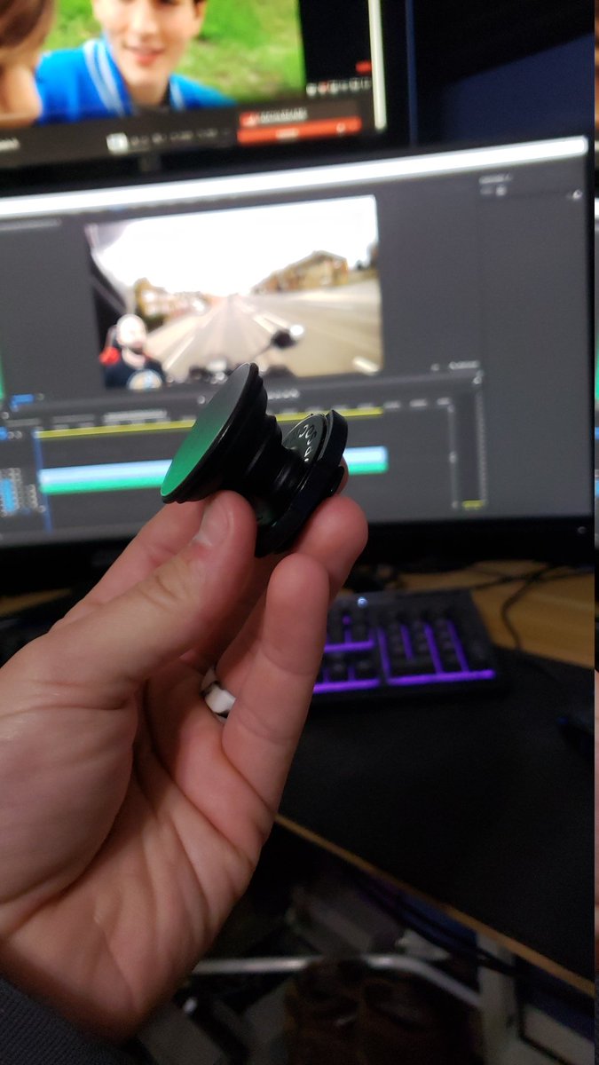 DDFMCrewChief's tweet image. I also have the vent mount for the car, but these are the three @rokform products I use the most. The motorcycle mount, popsocket adapter, and the swivel mount. In the shower lol. Grab some @rokform products! Use code DANDAN25 for the 25% discount! #LIVEROKFORM #beyondprotection