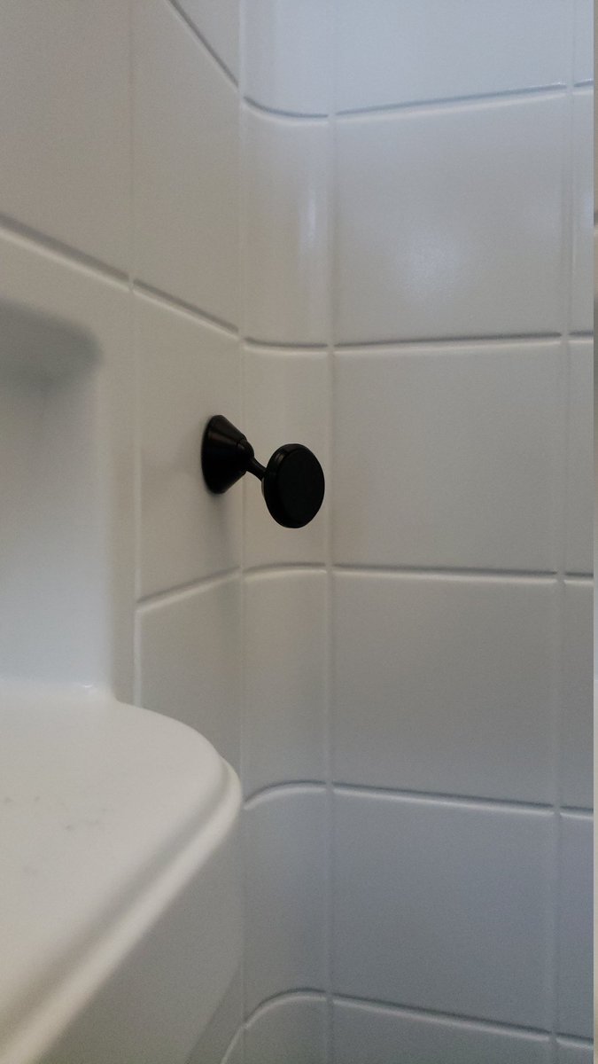 DDFMCrewChief's tweet image. I also have the vent mount for the car, but these are the three @rokform products I use the most. The motorcycle mount, popsocket adapter, and the swivel mount. In the shower lol. Grab some @rokform products! Use code DANDAN25 for the 25% discount! #LIVEROKFORM #beyondprotection