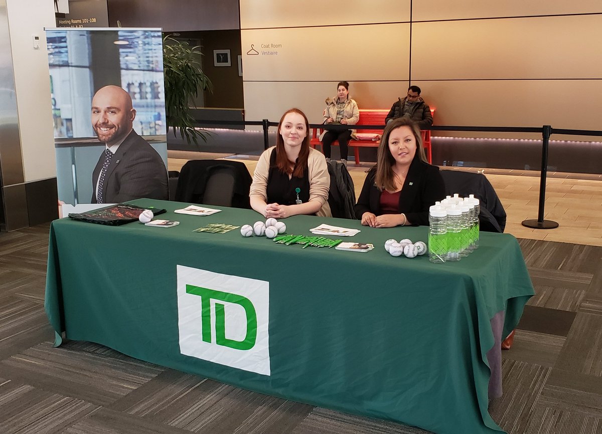 ElisaJMR's tweet photo. We are at the Jobs Canada Fair in the Shaw Centre 11 - 4! https://t.co/9ULTAZ9A8a