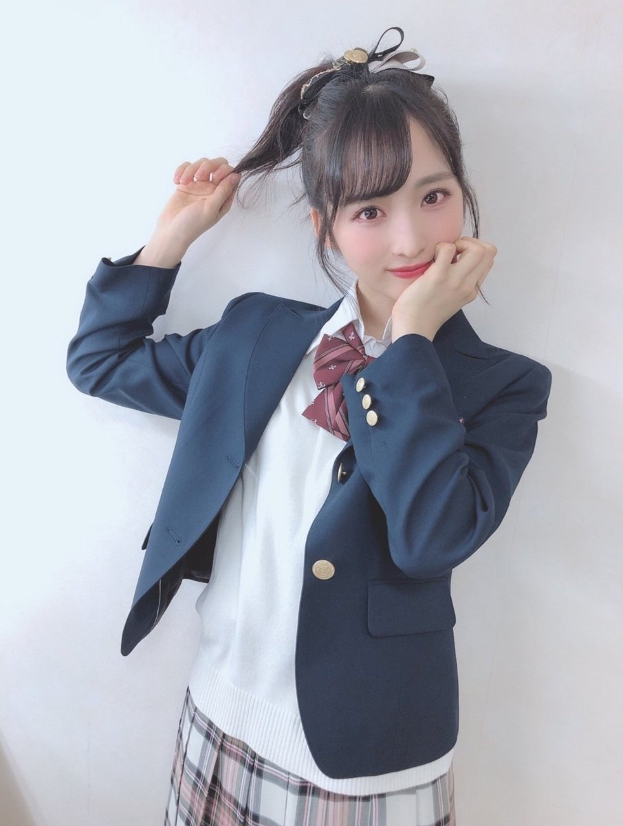 小栗有以　制服  / X