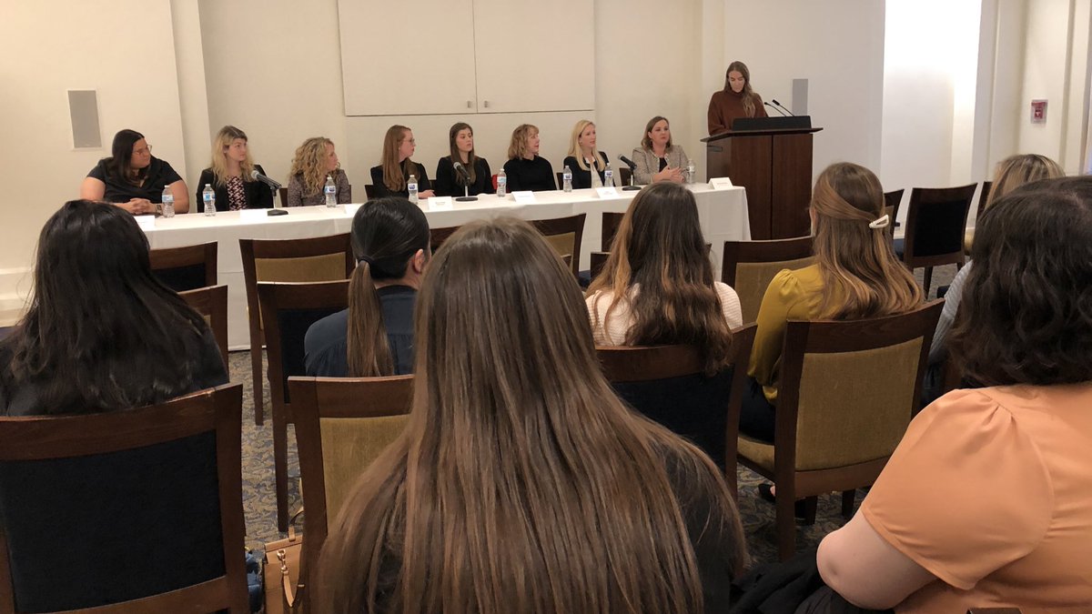 Women leaders in energy law are having a great discussion with students about work-life balance, tips for success, and unique issues in the field. 

⚖️