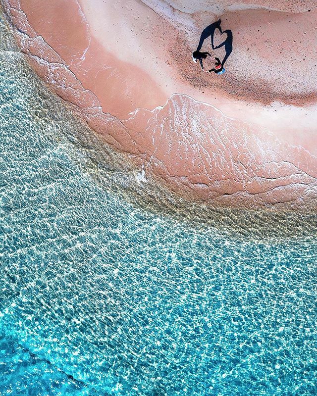 Best of #igerscagliari - A volte la fantasia regala idee sorprendenti. Basta un gioco di ombre et voilà una dedica speciale realizzata in una spiaggia molto speciale quella di Tuerredda, #Teulada con i suoi mille riflessi e le molteplici sfumature di blu… ift.tt/2UdsrhT