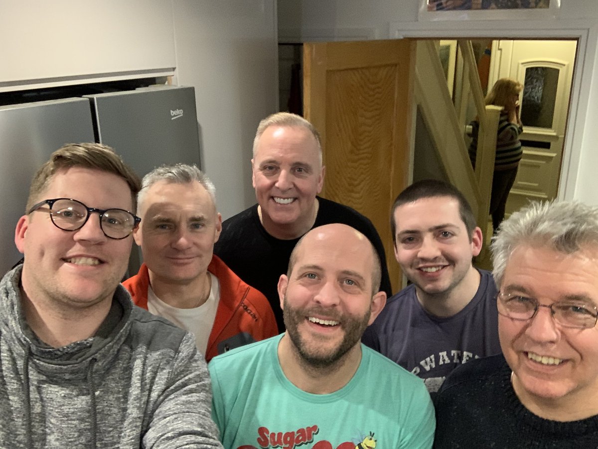 Great Team Meeting tonight. @CfrFylde starting the year well <a href="/NWAmb_Ian/">Ian Mullineaux</a> <a href="/adambrogden/">Adam Brogden</a> <a href="/MrAJJohnson/">Alan Johnson 💙</a> <a href="/Mullydotcom/">Carolyn Mullineaux</a> <a href="/Stevewoo1979/">Steve Wootton</a> 🚑 #teamcfr <a href="/NWAmbulance/">North West Ambulance Service</a> @NWAmb_Resus_CL