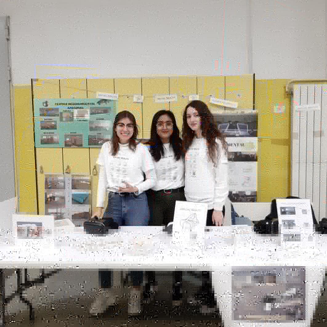 lluciamoreno21's tweet photo. #RV #AR con #kubity #Revit
#BIM Actividad realizada en el día de convivencia por el ciclo de GS "Proyectos de edificacion"
Muchas gracias al alumnado participante!
Bianca, Cristhian, Romnique, Silvia y Enrique
#projectesedificacio #edificacioaprenent #ciutatdelaprenent #FP https://t.co/aacx5Fg74j