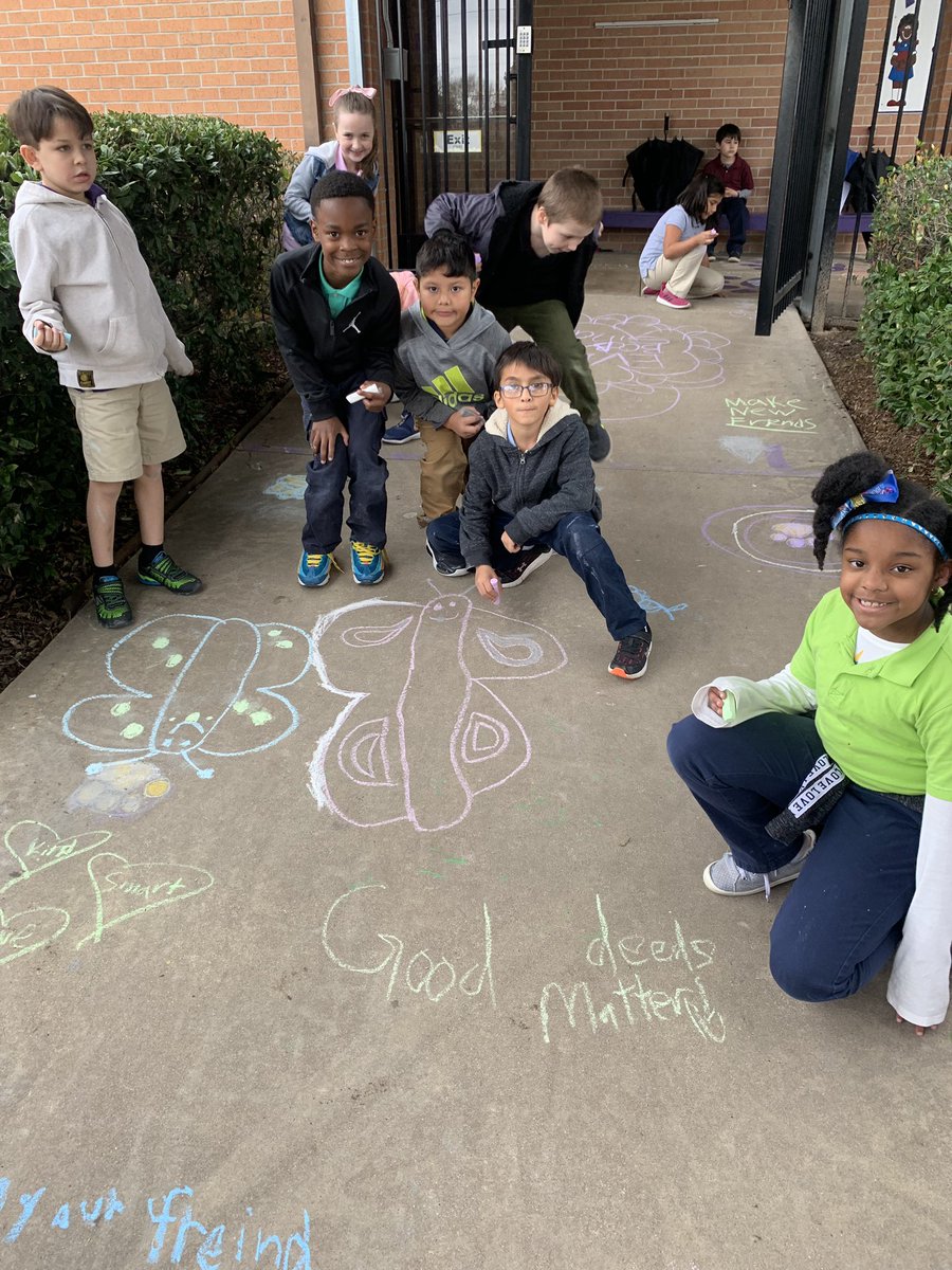 2ndGraderStars's tweet photo. Leaving kind words around for the kindness week challenge! #GreatKindnessChallenge #DunbarTigerPride #LPNoLimits #LufkinLearns https://t.co/FT6QqeQdnu