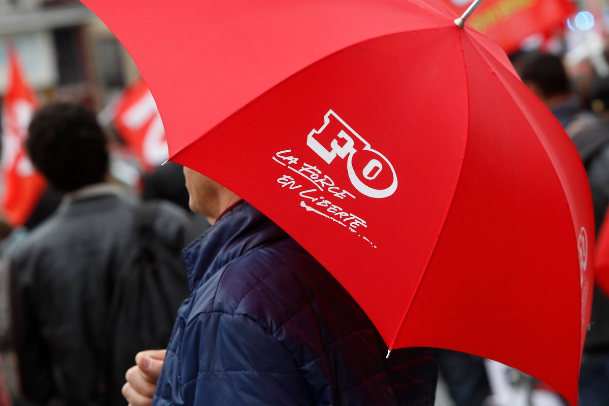 force_ouvriere's tweet photo. Communiqué intersyndical : Mobilisé-es et toujours aussi déterminé-es ! Pas de trêve. Le 6 février, nouvelle journée interprofessionnelle de grève et de manifestations à l’occasion du début des travaux de la commission spéciale de l’Assemblée Nationale. 
https://t.co/nJXEh2yJCN https://t.co/fjb7y7I0v0