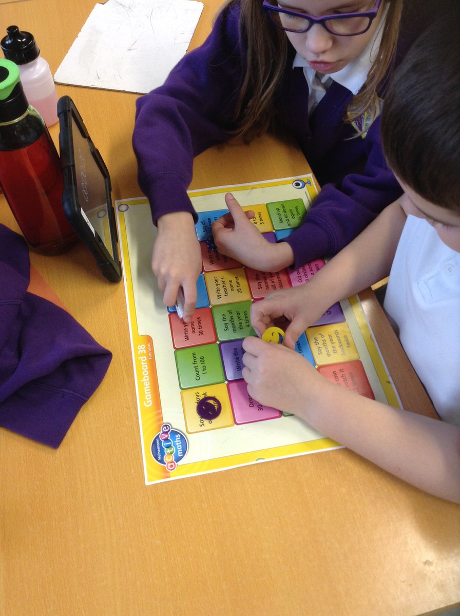 miss_mudge_hb's tweet photo. Also on the agenda today was writing diary entries and estimating and measuring time using stopwatches #busyday #workingtogether #coconstructing #peerfeedback https://t.co/mGMzcc35LZ