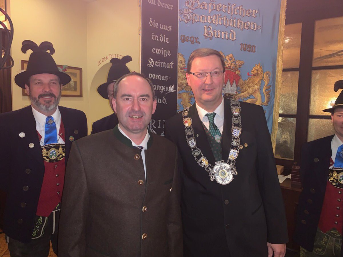 Beim Empfang des Bayerischen Sportschützenbundes mit Landesschützenmeister Kühn. Knapp eine halbe Million Mitglieder, die für Tradition und Heimat stehen, danke für Eure Vereinsarbeit!