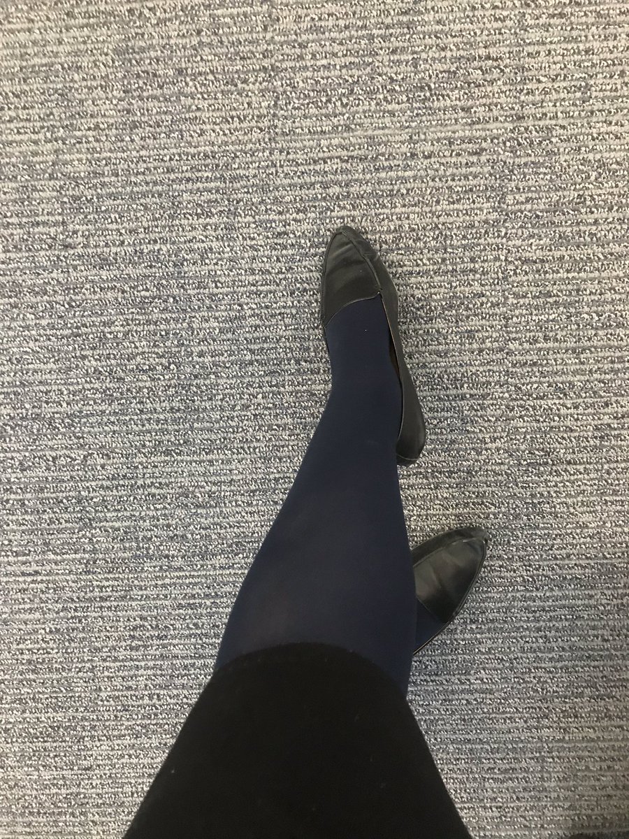 downtonluva's tweet photo. When you grab your tights in the dark, youβre dressed like a Nun for the remainder of the day. π€¦π»ββοΈ #TooOldToCare #TooColdToCare
#BlackNavyBlackIsNotALook π€·π»ββοΈ https://t.co/KYIGwvLjhI