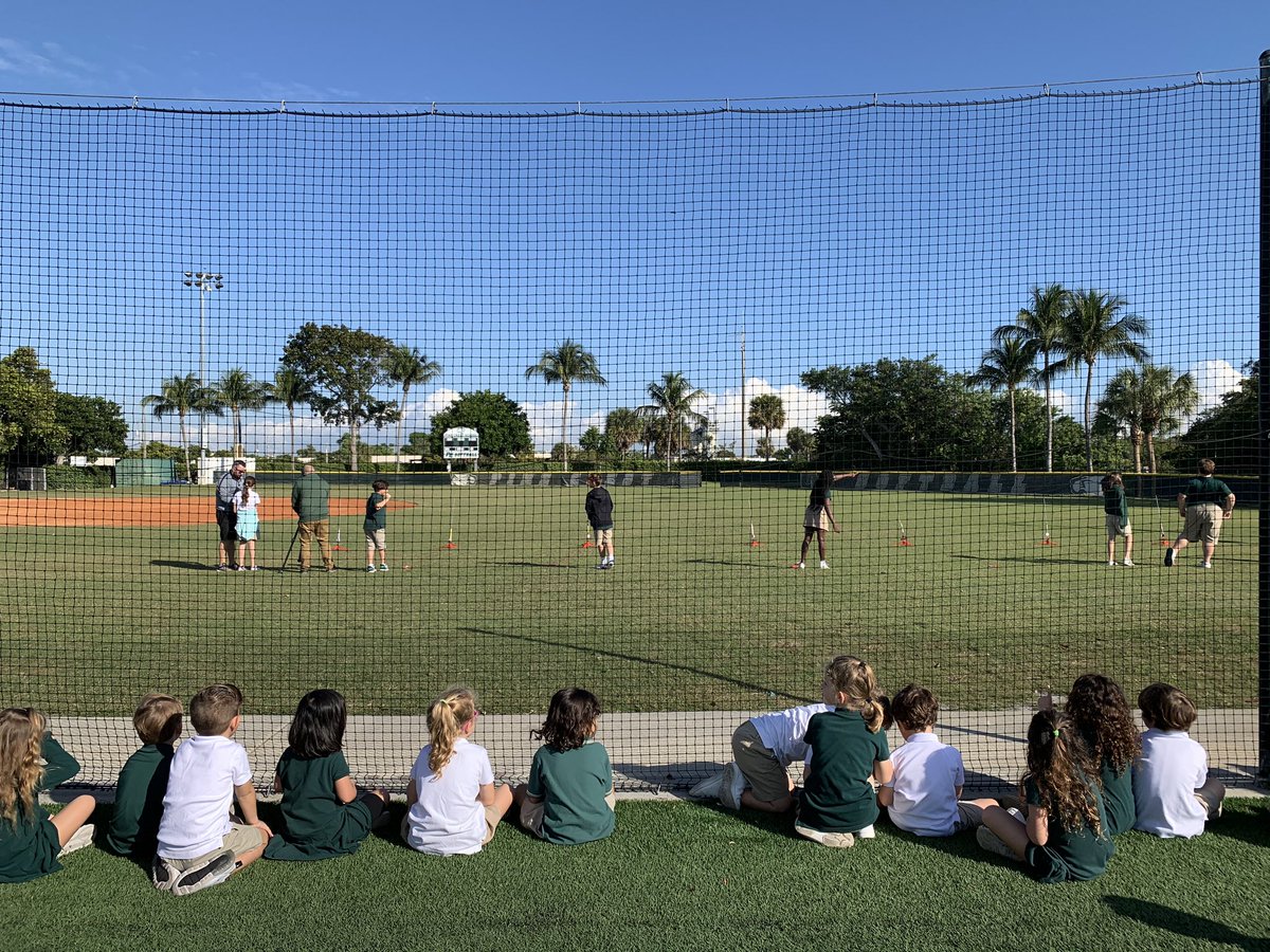 PineCrestLower's tweet photo. #PCPreK cheered on #PCGrade4 as they launched their rockets this morning! 👏🏼🚀 #PCInspiration #PC2033 https://t.co/YOyDeLNjR3