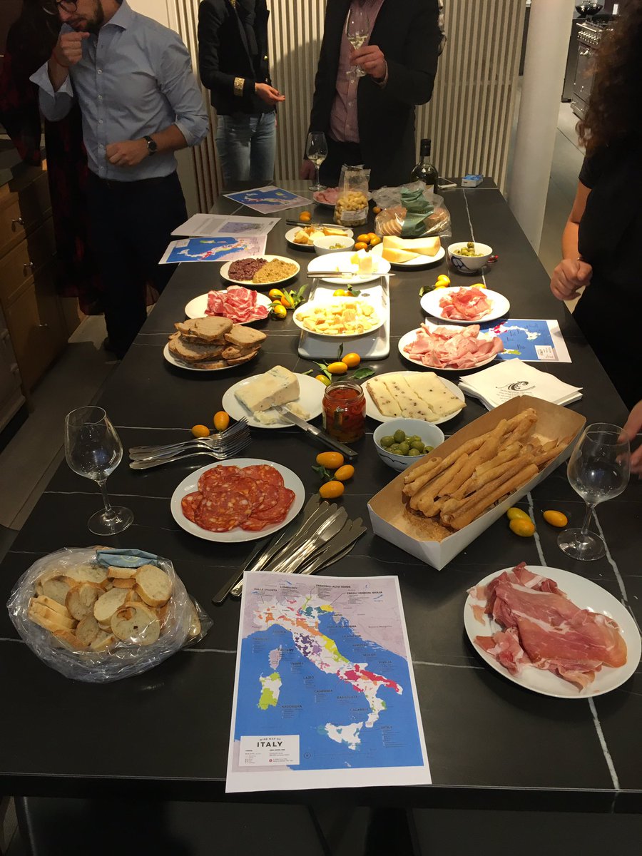 Dégustation italienne 🇮🇹 ce soir! Chez @LaCornue . Que du bon et de la convivialité !