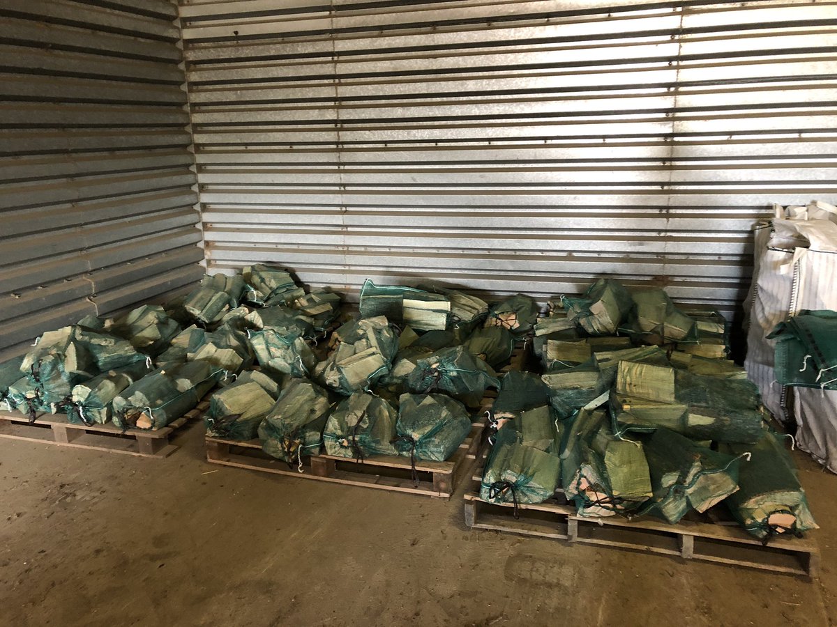robsfarm67's tweet photo. Plenty of Ash & chestnut bagged ready for delivery. #Logs #firewood #wye #Ashford #chilham #molash #challock #lenham #Brabourne #smeeth delivering 6 days a week in your area message me for an order https://t.co/1niD3XjKid