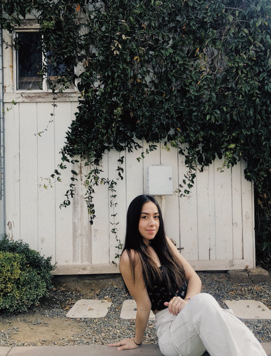 mirandaguard's tweet photo. couldnt think of a caption so here’s a link to my fav playlist: https://t.co/HBS89jOuy9 https://t.co/EFEB5GbpMt