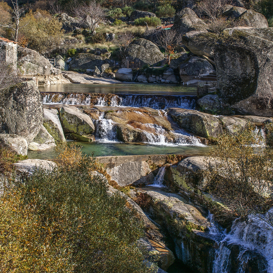 Have you ever heard of the “Portuguese Switzerland“? 🏔Loriga Village is known by that name thanks to the landscape that surrounds it. Come to Seia and live the charm of this village up close.
swki.me/GxhoBjWh