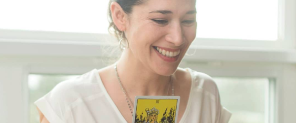 #CAPRICORNIO: La vida te está pidiendo expansión de tu capacidad, probar cosas diferentes, experimentar. Revisa qué dicen las cartas del tarot sobre tu signo en el #HoróscopoQuincenalBiut -&gt; ow.ly/9JjT50y0KVn