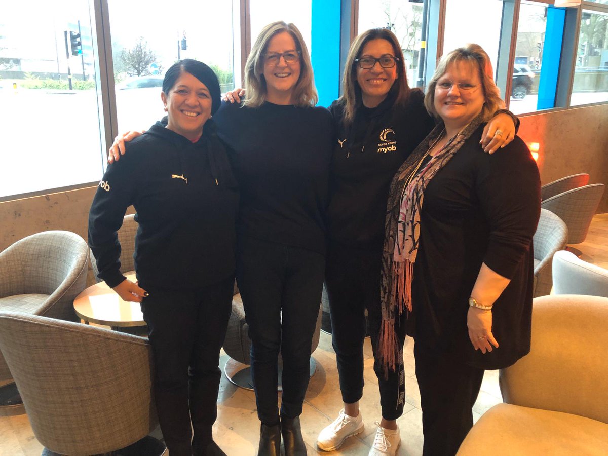 Really awesome to catch up with these ladies last week while on tour with the Silver Ferns in England <a href="/Jill7447/">Jill Anderson</a> <a href="/Ladders2/">L hardie</a> an a great opportunity for them to get some quality ‘coach chat’ with Dame Noeline