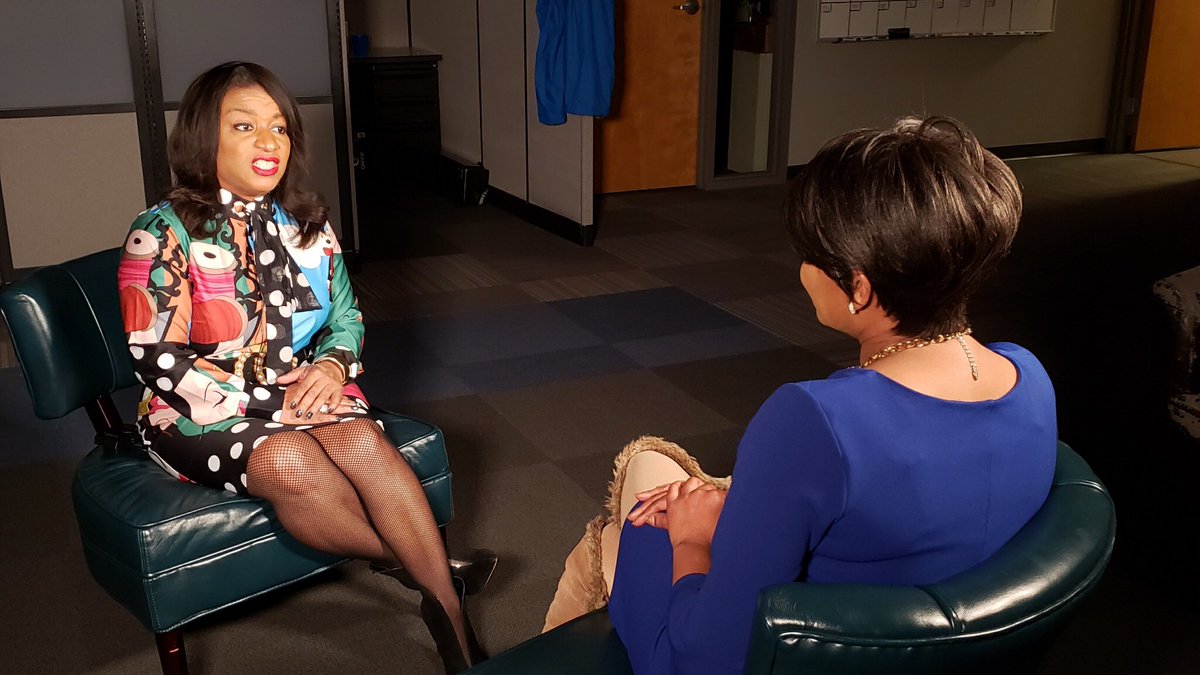 KRsKlassroom's tweet photo. Sitting down with @TSDMemphis board member Towanda Peete-Smith to talk about #bestinblackawards coming up in February. It’s #localgoodnews https://t.co/Ik6fHNx2zb
