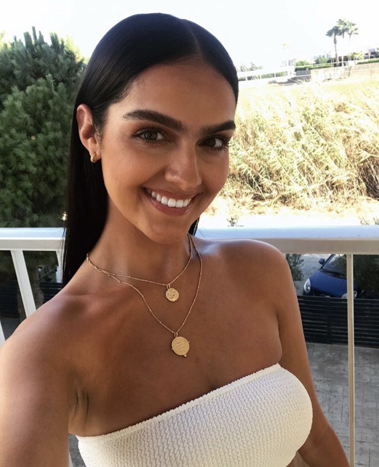 Missguided's tweet photo. The poet.              The poem. #LoveIsland https://t.co/ChIDW8NPRx