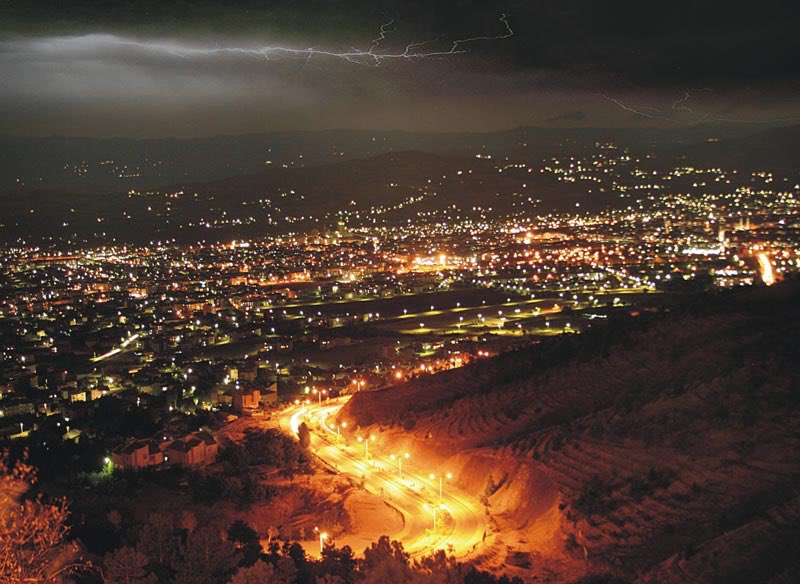 Vatandaşlarımızın zararını ve mağduriyetini minimize etmek için diğer yandan daha güçlü bir şekilde ayağa kalkabilmemiz için acilen Elazığ afet bölgesi ilan edilmelidir.
#ElazığAfetBölgesi
