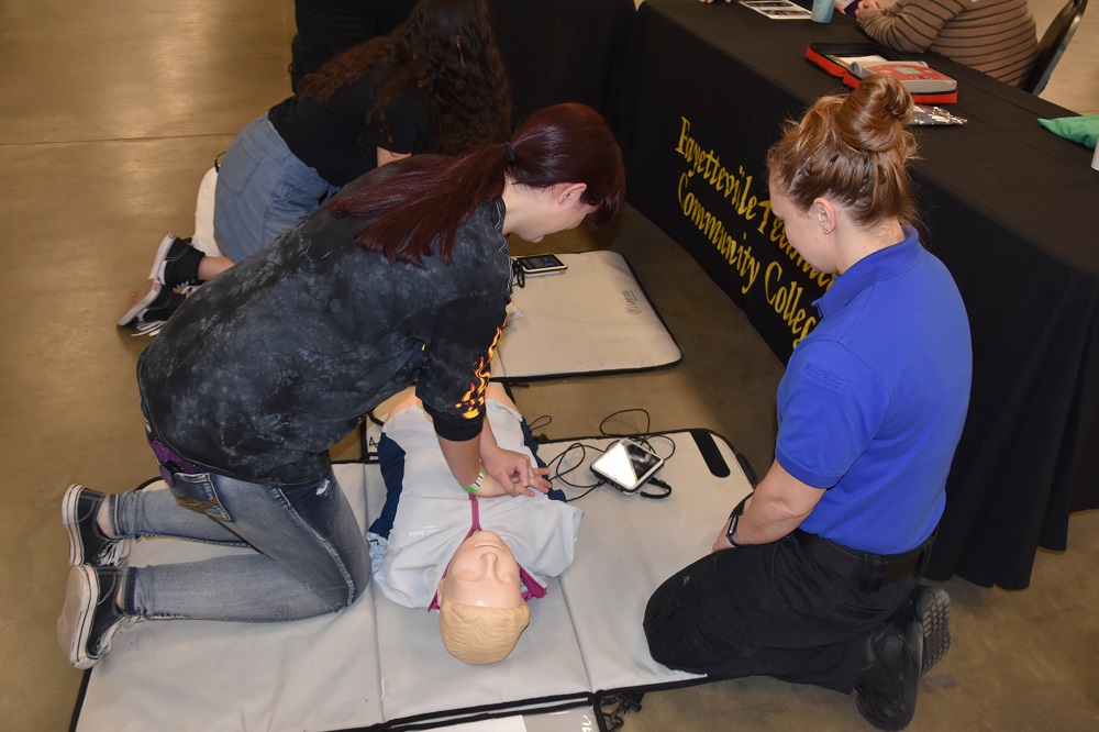 CumberlandCoSch's tweet photo. 9th grade students are exploring their educational options at the inaugural CCS Career and Technical Education (CTE) Pathway Fair. #exceptionalenvironments #successfulstudents https://t.co/GjmyYEdev9