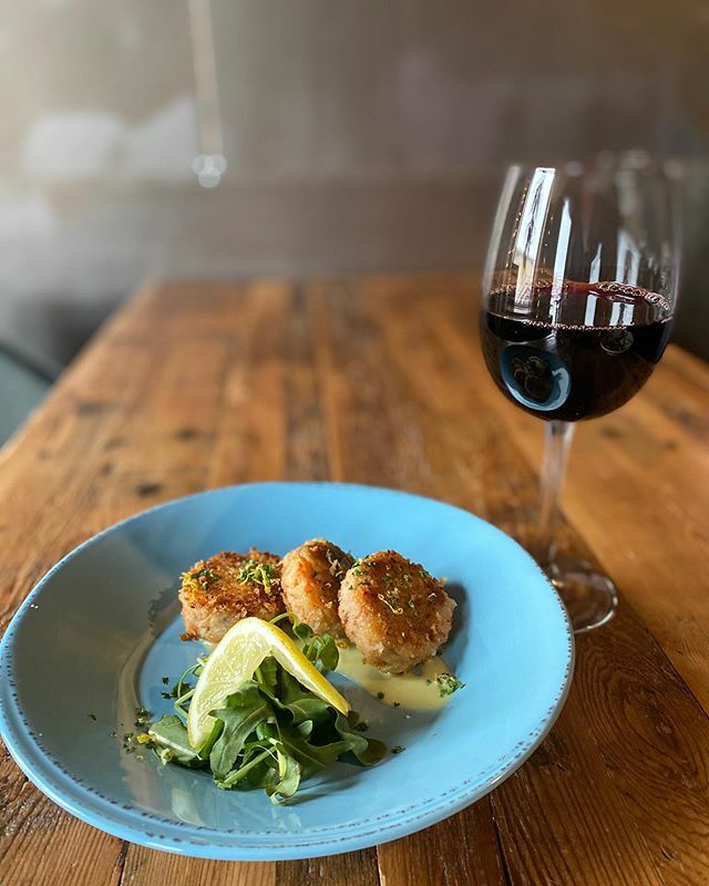 TheDelftBistro's tweet photo. Tapas &amp; Wine are mighty fine!
.
.
.
#wineandtapaswednesdays #winewednesday #wineandtapas #keepitsimple #eeeeeats #thedelftbistro #thedelft #delftbistro #downtownmqt #downtownmarquette #mqteats https://t.co/YwbB4NyTyJ