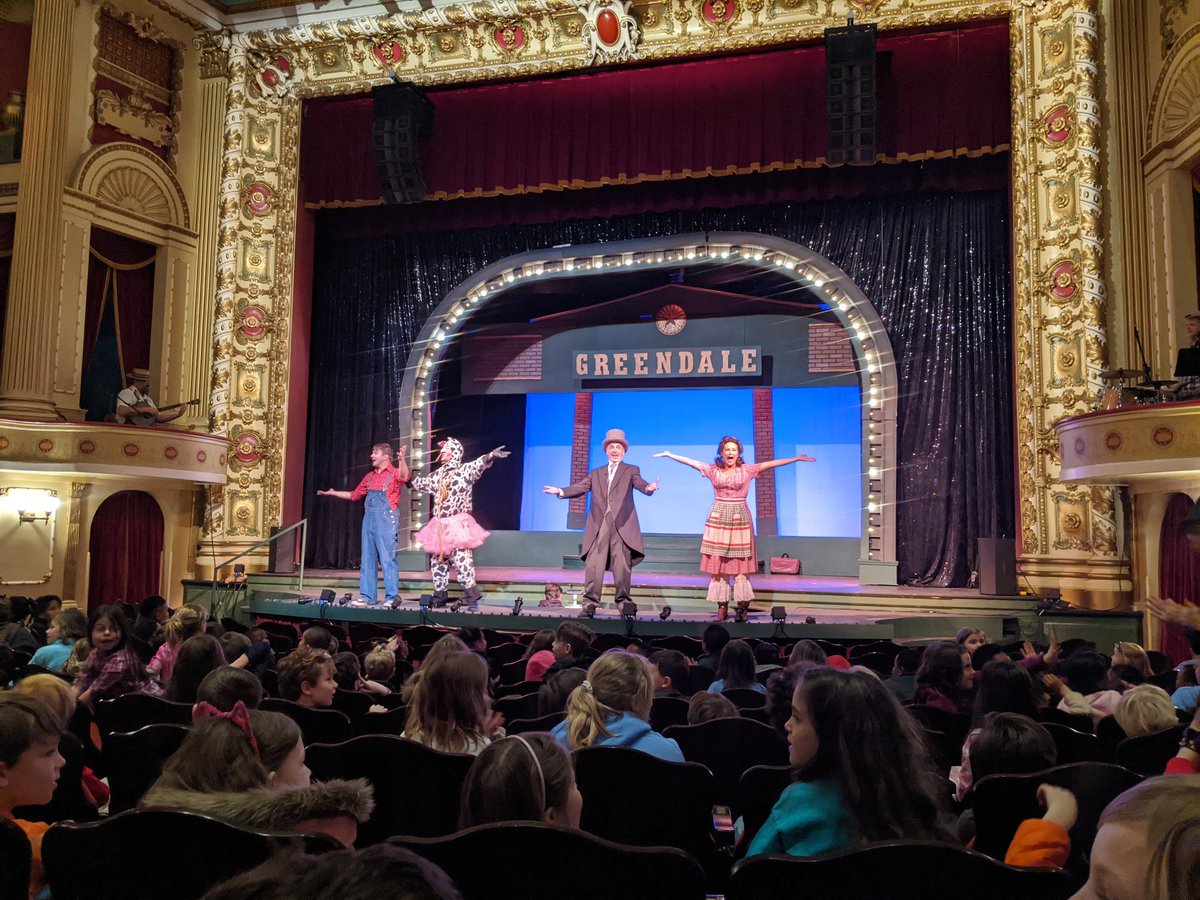 MissPattison4's tweet photo. Best part of our field trip to @thalianhall was watching the kids sing along to all the songs @CarlyKanzler taught them. We loved the performance! @EatonElemSchool https://t.co/lvNqmzMwmZ