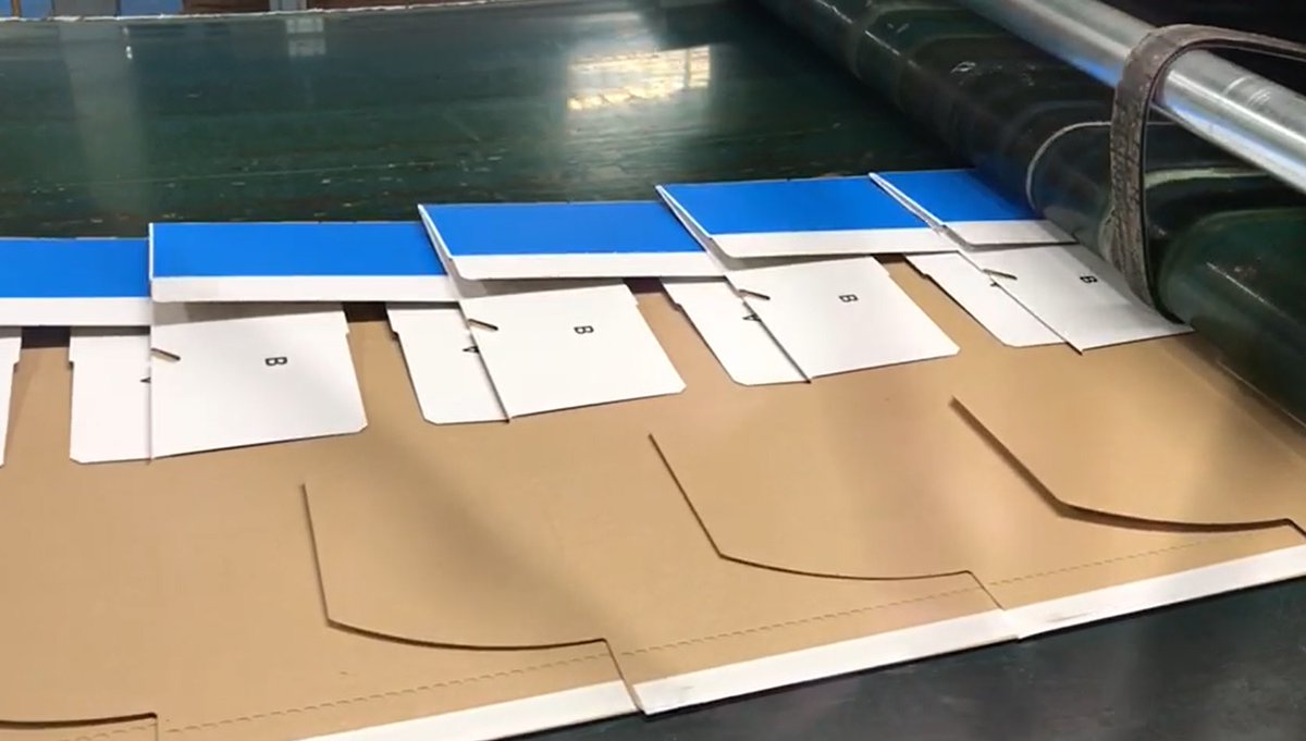 Caps Cases has upgraded its self-seal taping capabilities, with the addition of a brand new taping #machine.
The top-of-the-range machine applies double sided tape to #cardboard #boxes at four times the speed of Caps Cases’ previous machine. Read more: bit.ly/37DRJcD