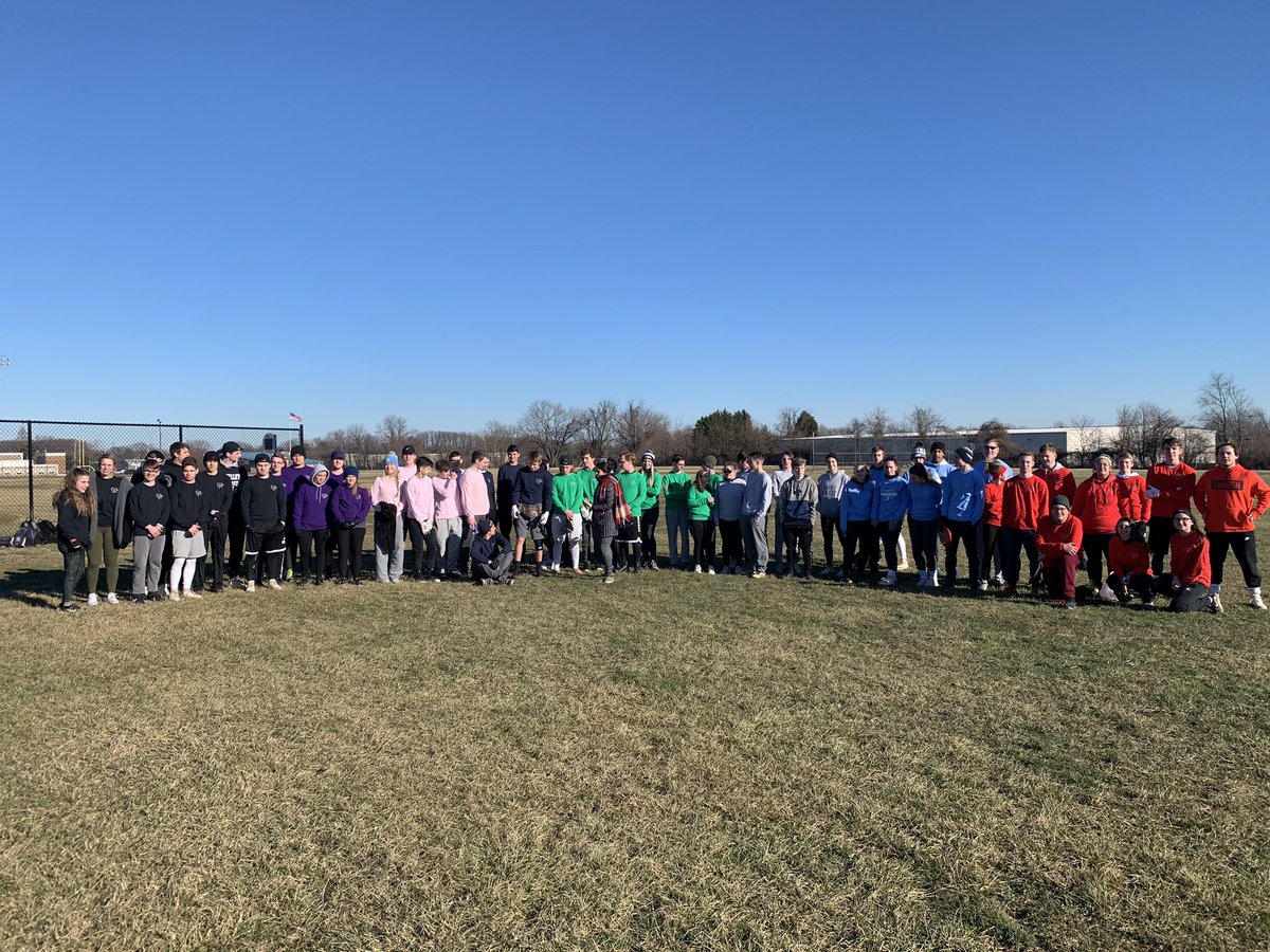Mr_CBowman's tweet photo. Great Ultimate Frisbee crew this year! Thanks to all of the coaches and congrats to teams still in the playoffs!! https://t.co/LcMJbebq9P