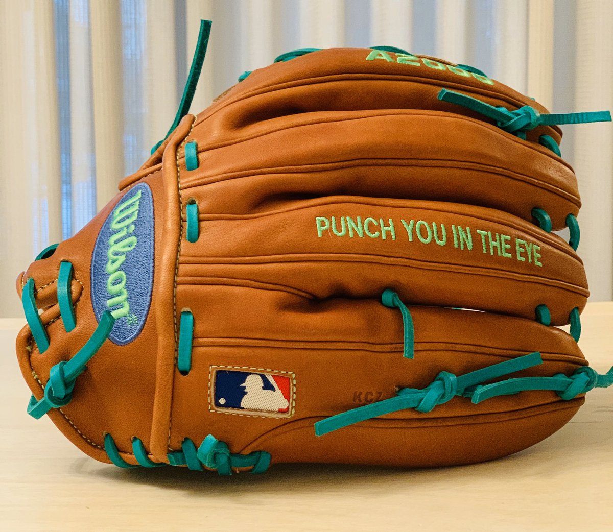 whatwouldDOOdo's tweet image. I’m so excited to be joining the @WilsonSportingG family for the 2020 season. I wanted to do something fun for my first glove so I created a custom @Phish inspired “Wilson” design! 👀😍🐠