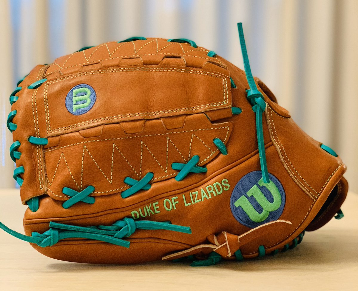 whatwouldDOOdo's tweet image. I’m so excited to be joining the @WilsonSportingG family for the 2020 season. I wanted to do something fun for my first glove so I created a custom @Phish inspired “Wilson” design! 👀😍🐠