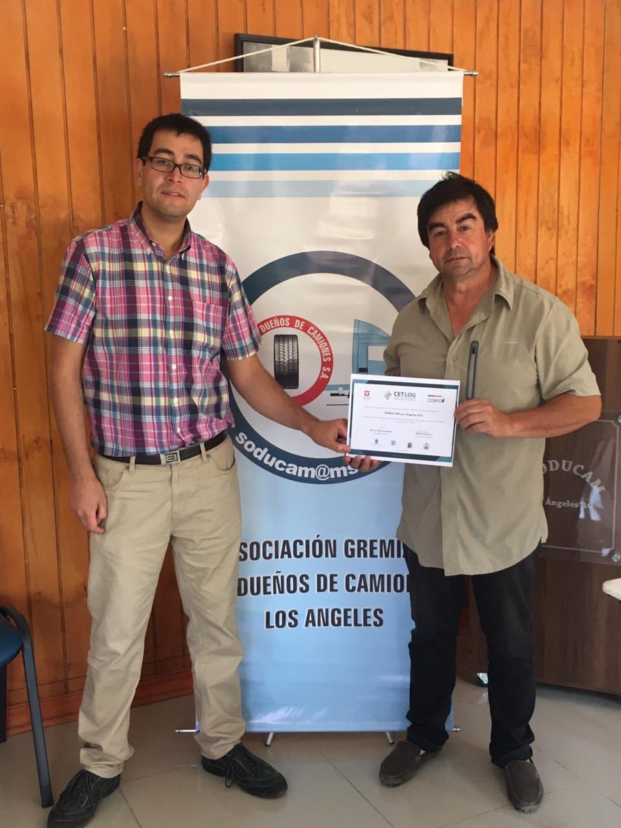 CETLOGChile's tweet photo. 🗓👉🏻 Hoy entregamos certificado a Sr Willibaldo Diaz, presidente de Soducam de #LosAngelesCL. Trabajamos en una propuesta de layout para sus nuevas instalaciones. 👏🏻👏🏻👏🏻👏🏻#Cetlog capacitando y aportando a las Pymes Nacionales #centroextensionismo #FortalecePymes #SomosLogistica https://t.co/acZcOxmmHt