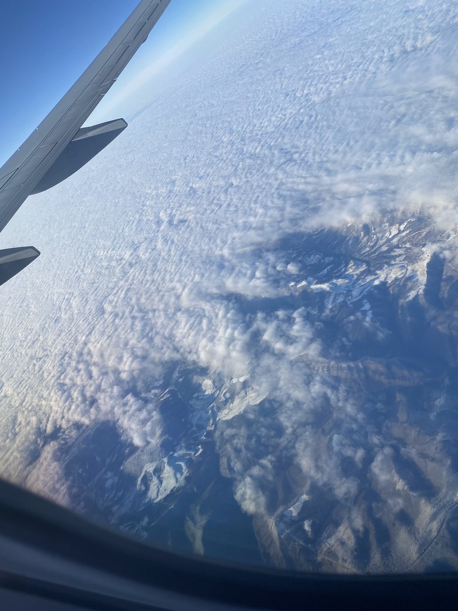 VasfijeKrasniqi's tweet photo. Is it really worth it to face your fear so often? Im almost to the point where I cant handle another flight :( #Flightphobia https://t.co/DSxfapQ0BP