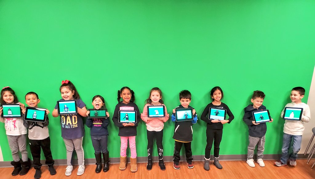 ElsieJohnsonIC's tweet image. Kinder Ss getting their #greenscreen videos ready for #iMovie! Coming soon...dancing across the USA! 🇺🇲 @marlow_patti @CCSD93 @EJPrincipalD93 @ECJSchool #TechTimeWithMsDiBiase