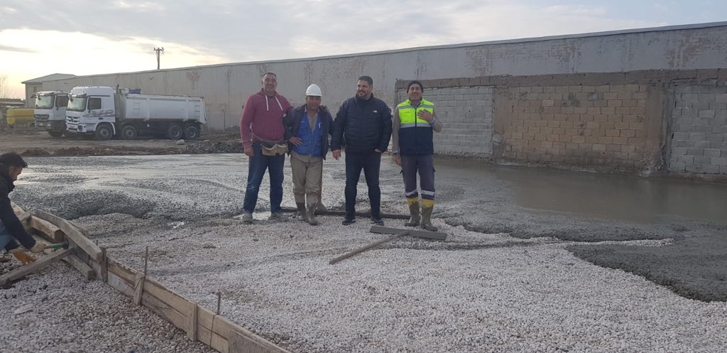 mahmutokten73's tweet photo. #Emek en yüce değerdir.hayırlısıyla idari binanın temelini attık bugün...#asyapı #ademix #ademixcolor https://t.co/bahNR6kC5E