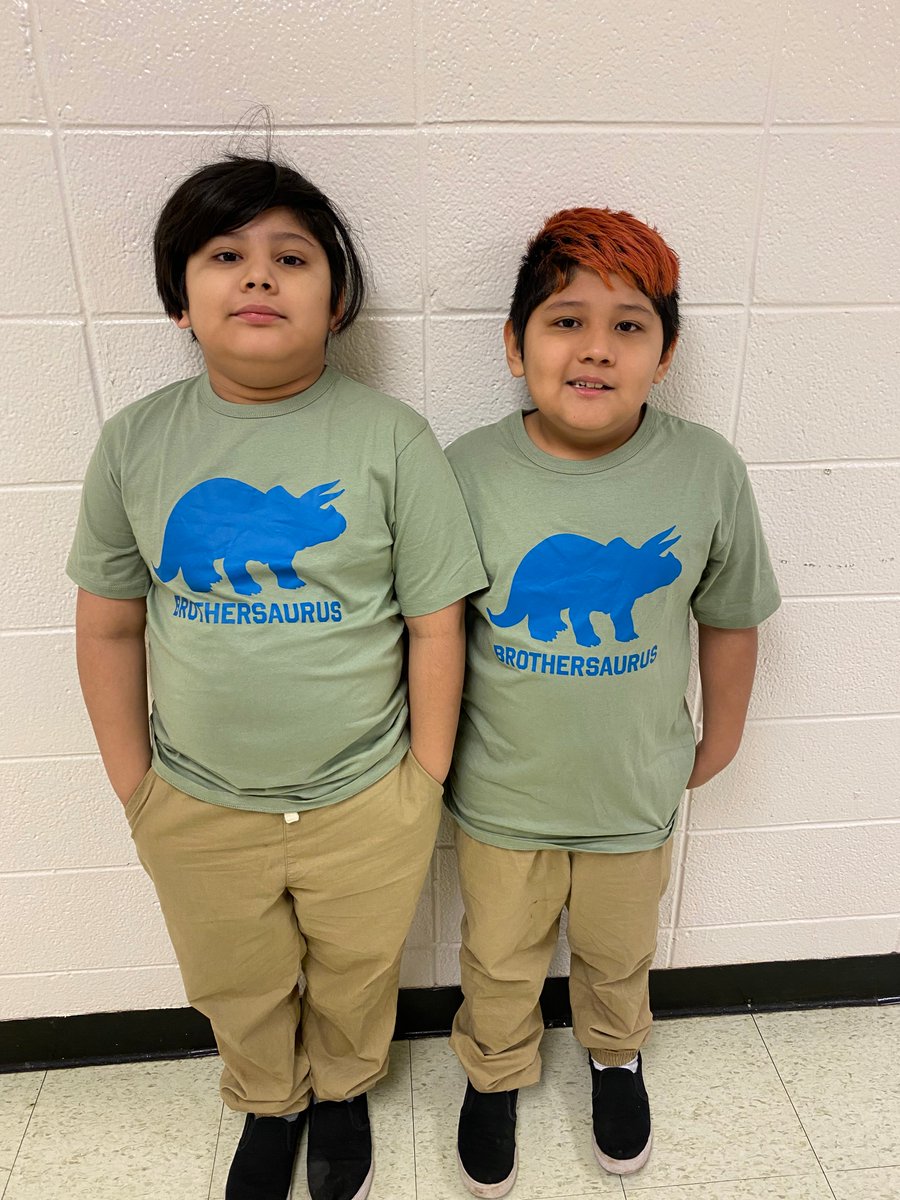 pearsonfifth's tweet photo. Twinning co-teachers and twinning brothers! We love spirit days! #oakridgemustangs #studentcouncil https://t.co/cMvSWQQAOk