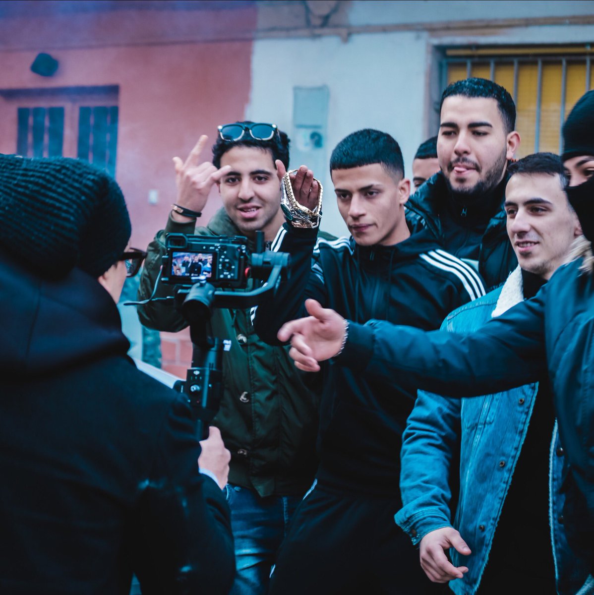 engelsevem's tweet photo. Unas fotos Detrás de Cámara de lo que de vivió en #landriano 📸 Pendientes al vídeo musical 🔥#photooftheday #travel #travelphotography #streetphotography #lifestyle #adventure #filmscene #detrasdecamaras #sonya6400 #sigma16mm #ronins #djironins #filmproducer #fimproduction https://t.co/edJ2q80IxB