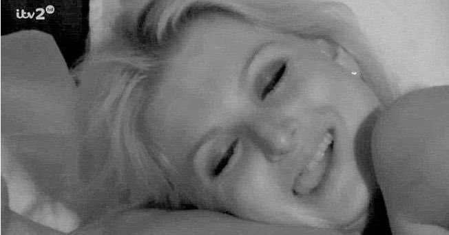 JammysView's tweet photo. The most iconic Hideaway moment. Ever. #LoveIsland #UckQueen https://t.co/tw946HCIR2
