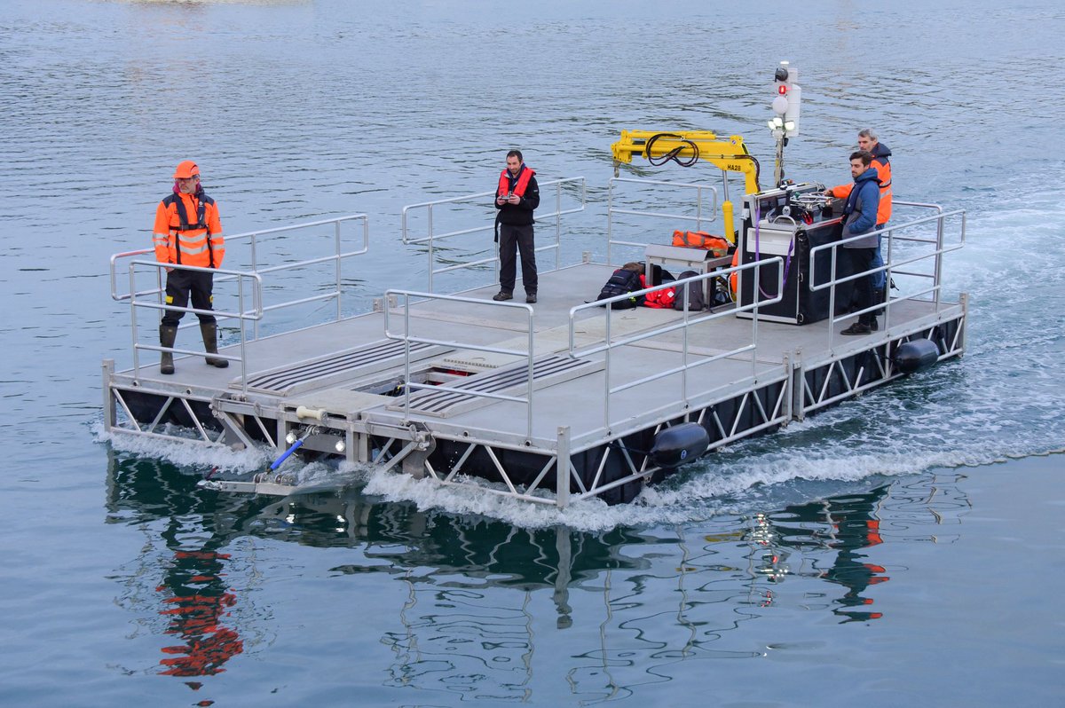 WorkFloat's tweet image. Good afternoon out filming #WorkFloat, full video out this weekend.

#workboat #commercialmarine