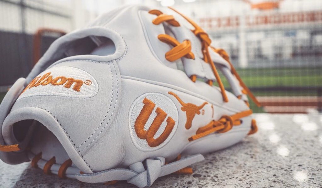 Hook ‘em 🤘#TeamWilson