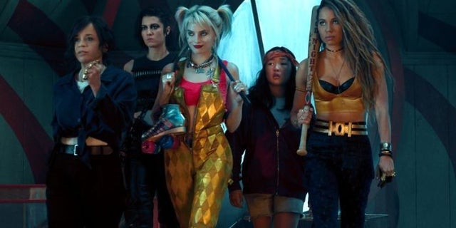 ComicBook's tweet photo. First #BirdsOfPrey reactions call the film a fantabulous, fun thrill ride:
https://t.co/7HtbQ9DOTG https://t.co/NhZ1oNyD5B