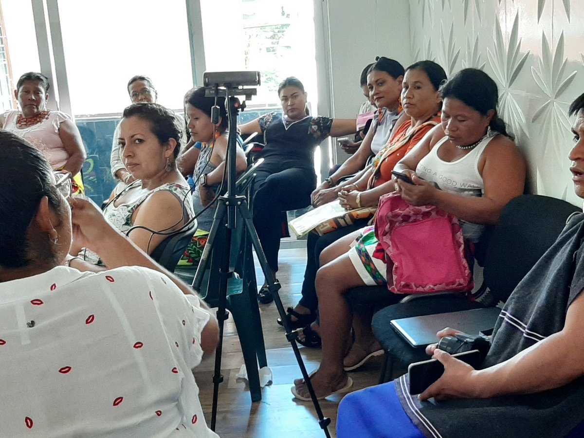 CJAkubadaura's tweet photo. #Colombia
#ProgramaDepartamental #MujeresIndígenasChocó
#MesaIndígenaChocó
Cerramos jornada de hoy, la comunicación para la defensa y protección de los derechos de nuestros pueblos. @ONIC_Colombia @BrujulaCom @ONUMujeresCol @FedeorewaCh @AsociacionOrewa @CSorg72 https://t.co/UazCBOk9tJ