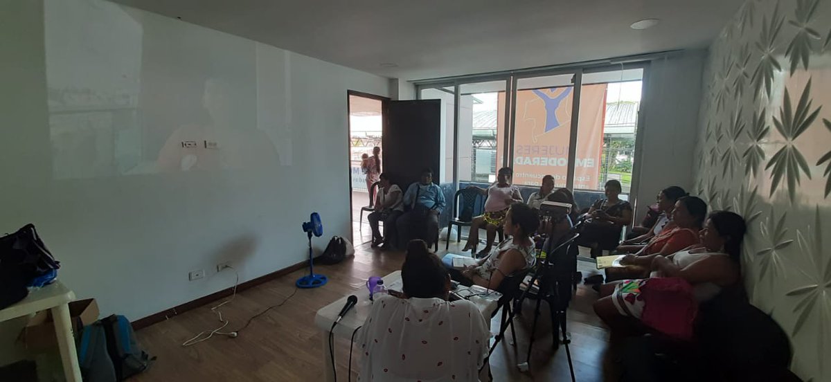 CJAkubadaura's tweet photo. #Colombia
#ProgramaDepartamental #MujeresIndígenasChocó
#MesaIndígenaChocó
Cerramos jornada de hoy, la comunicación para la defensa y protección de los derechos de nuestros pueblos. @ONIC_Colombia @BrujulaCom @ONUMujeresCol @FedeorewaCh @AsociacionOrewa @CSorg72 https://t.co/UazCBOk9tJ